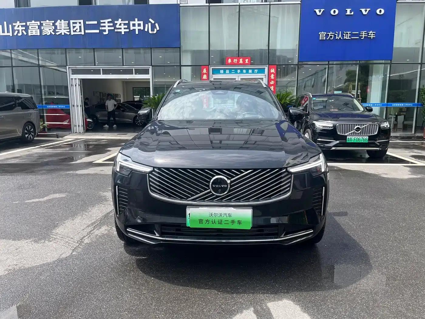 2025 Volvo XC90 Plug-in Hybrid Facelift T8 Luxury 7-Seater — миниатюра 2