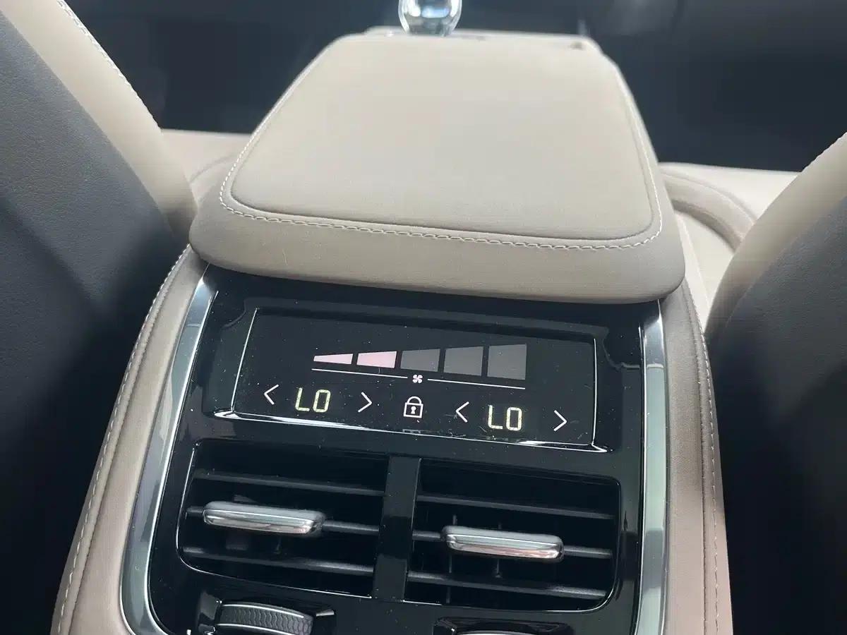2025 Volvo XC90 Plug-in Hybrid Facelift T8 Luxury 7-Seater — миниатюра 11