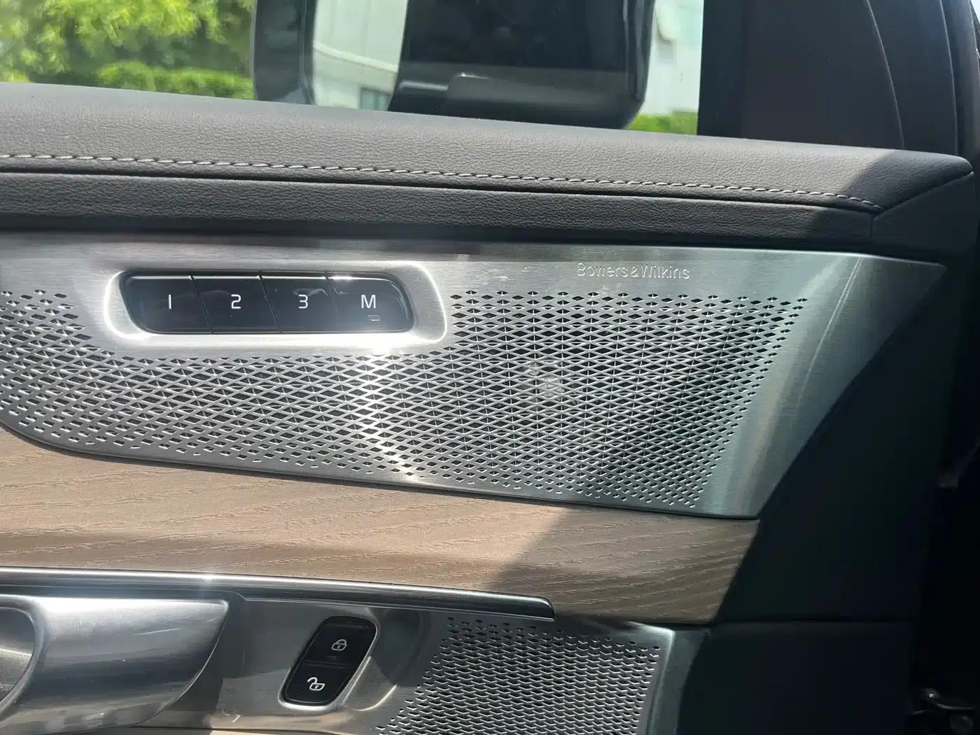 2025 Volvo XC90 Plug-in Hybrid Facelift T8 Luxury 7-Seater — миниатюра 15