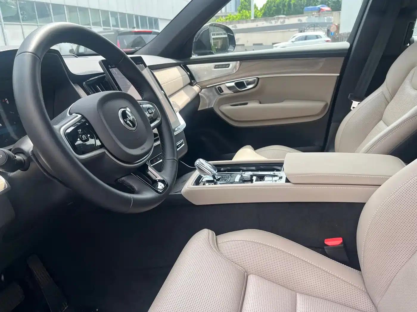 2025 Volvo XC90 Plug-in Hybrid Facelift T8 Luxury 7-Seater — миниатюра 16