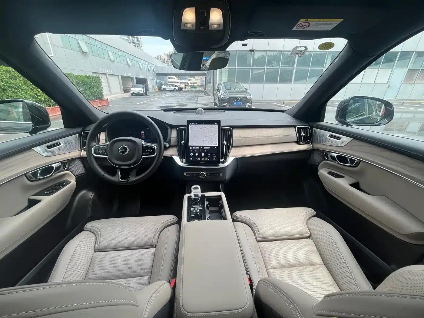 2025 Volvo XC90 Plug-in Hybrid Facelift T8 Luxury 7-Seater — миниатюра 9