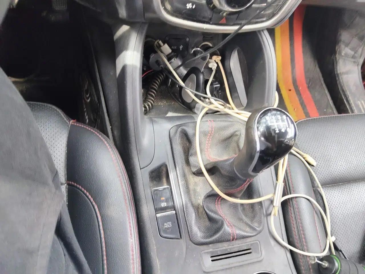 CHANGAN CS75 2014 2.0L Manual Luxury Version China IV Standard — миниатюра 14