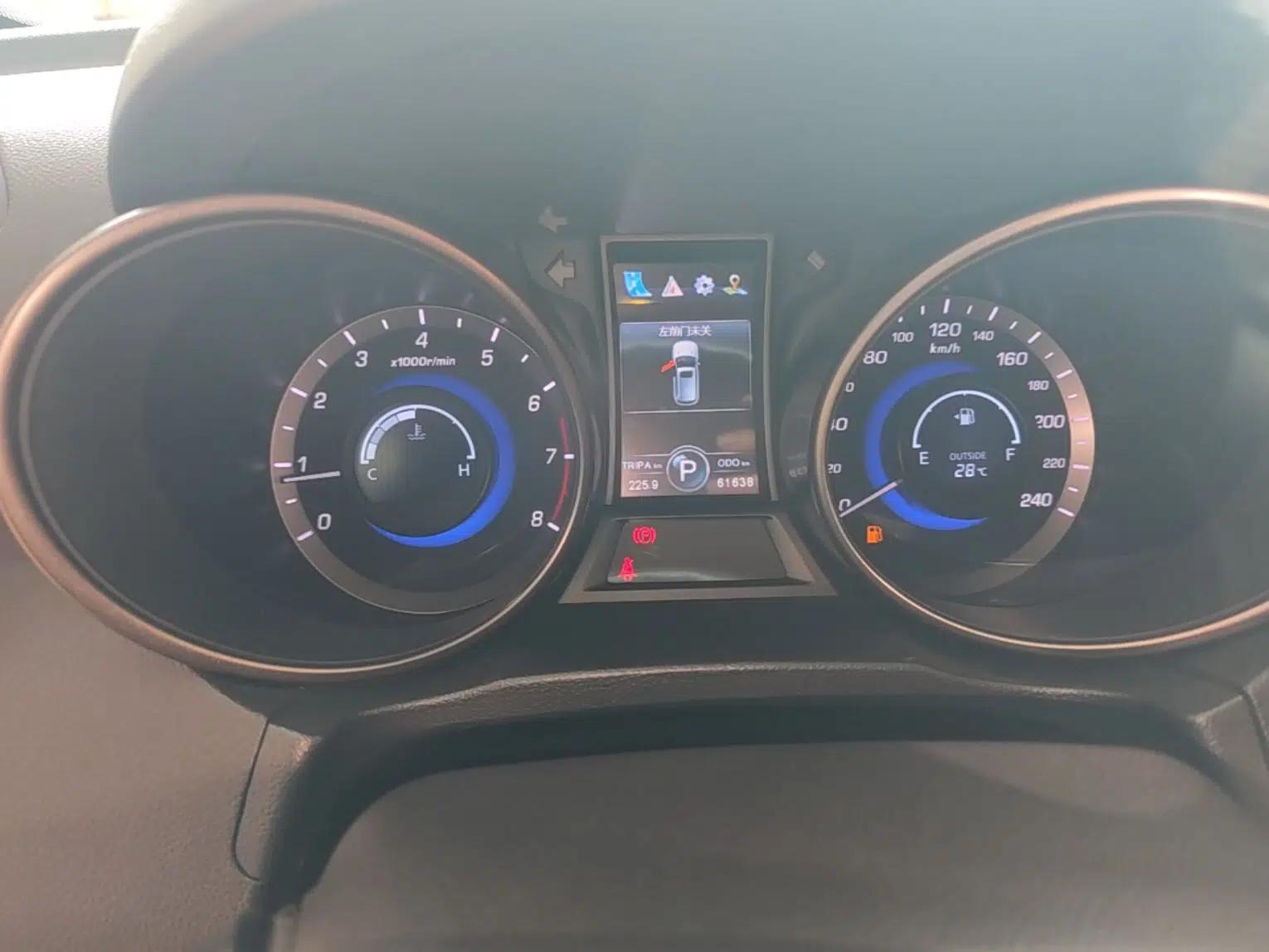 CHANGAN CS75 2016 1.8T Automatic Prestige Model China IV Standard — миниатюра 19