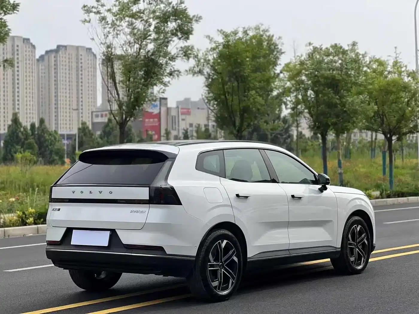2026 Volvo XC70 Plug-in Hybrid, All-Wheel Drive, Extended Range Plus — миниатюра 7