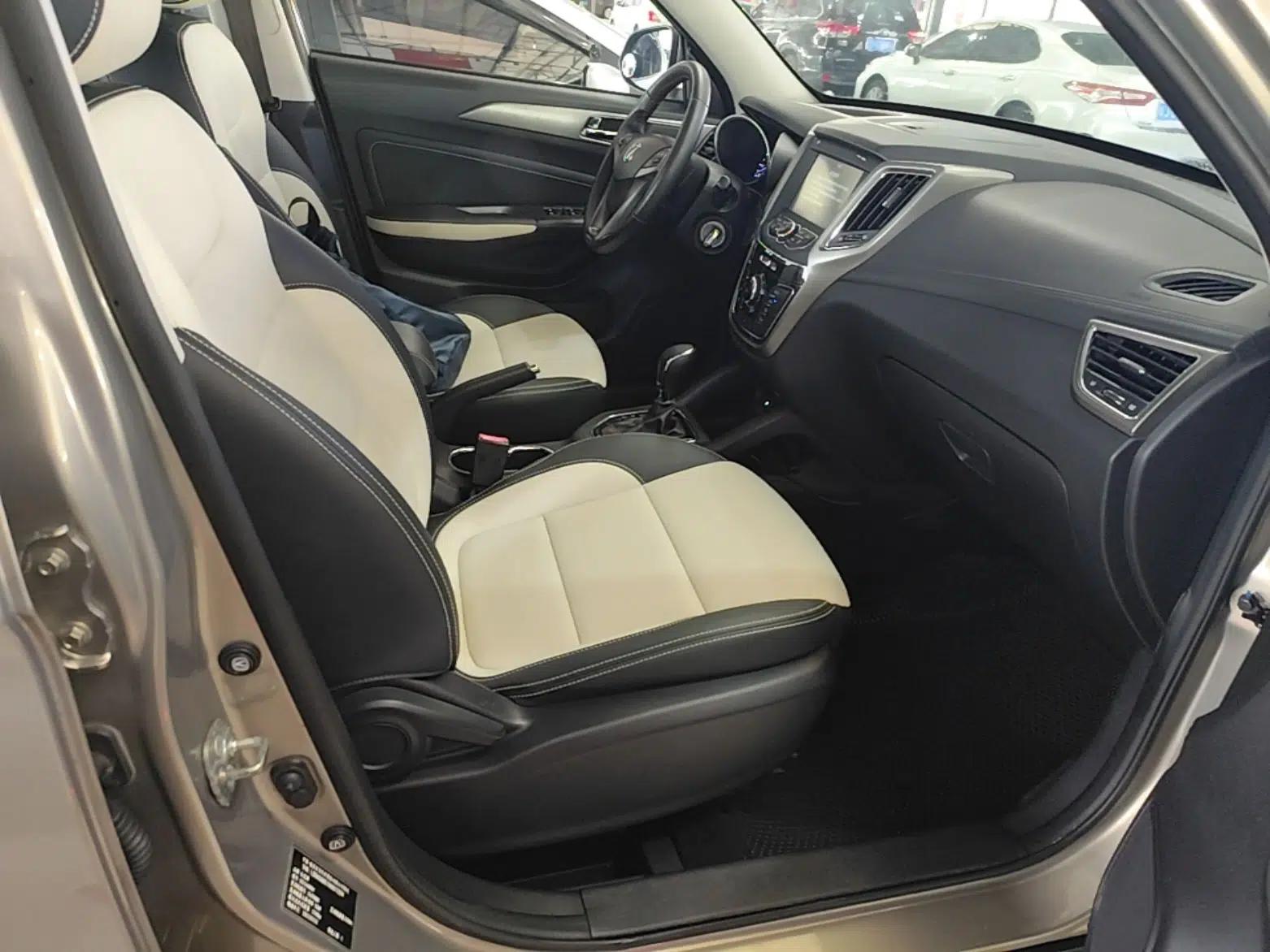 CHANGAN CS35 2017 1.6L Automatic Luxury Model — миниатюра 24