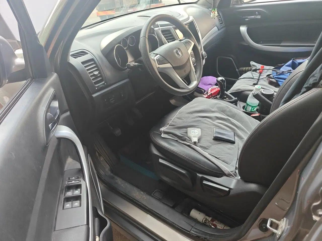 CHANGAN CS35 2016 1.6L Manual Luxury Model China IV Standard — миниатюра 16