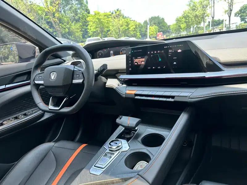 Changan UNI-V 2024 1.5T Premium Edition — миниатюра 23
