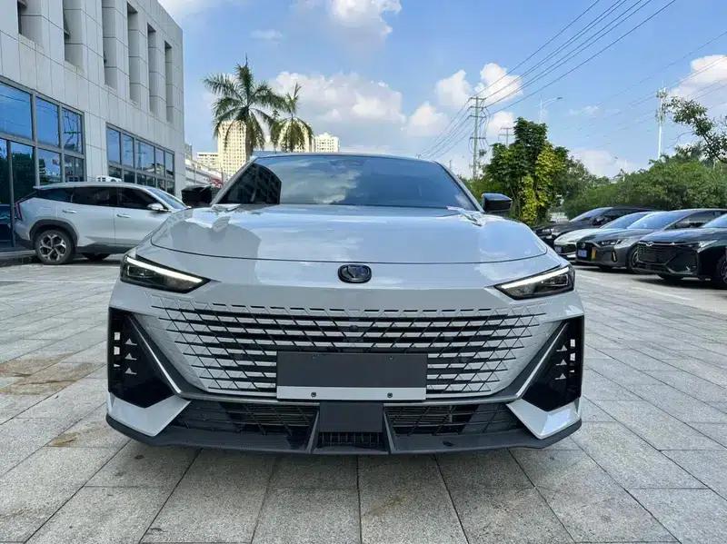 Changan UNI-V 2022 1.5T Premium Edition — миниатюра 2