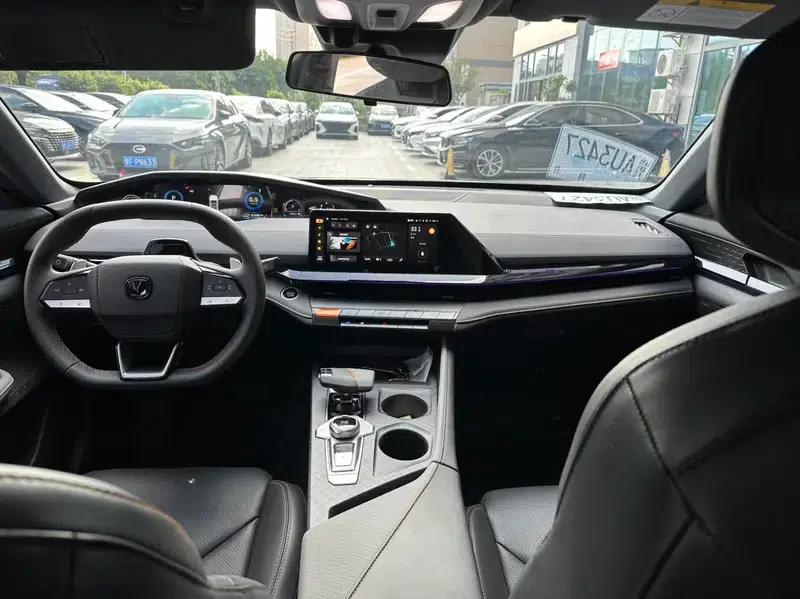 Changan UNI-V 2022 1.5T Premium Edition — миниатюра 9
