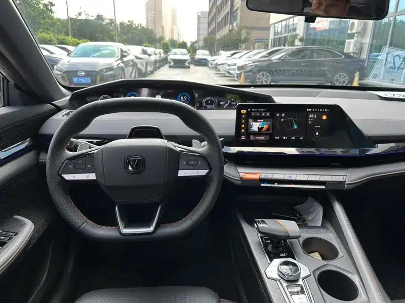 Changan UNI-V 2022 1.5T Premium Edition — миниатюра 10