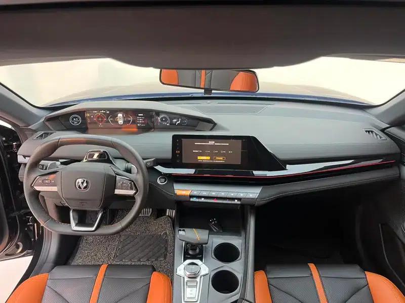 Changan UNI-V 2024 1.5T Premium Edition — миниатюра 17