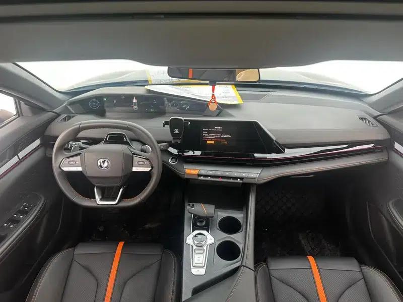 Changan UNI-V 2024 1.5T Premium Edition — миниатюра 15