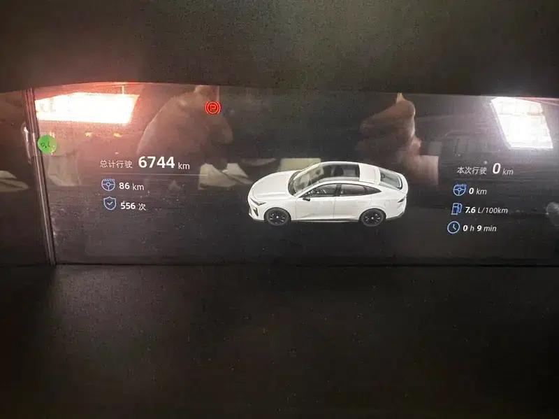 Changan UNI-V 2024 1.5T Premium Edition — миниатюра 16
