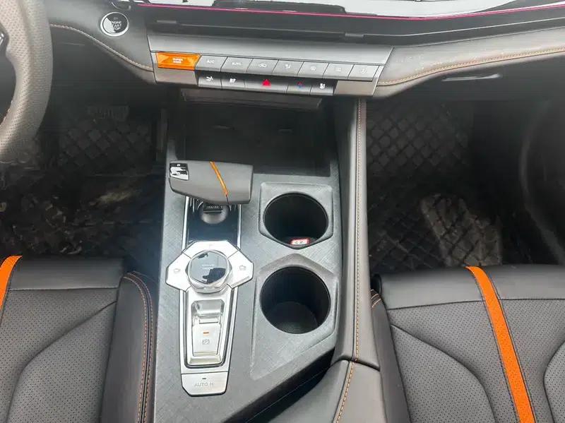 Changan UNI-V 2024 1.5T Premium Edition — миниатюра 18