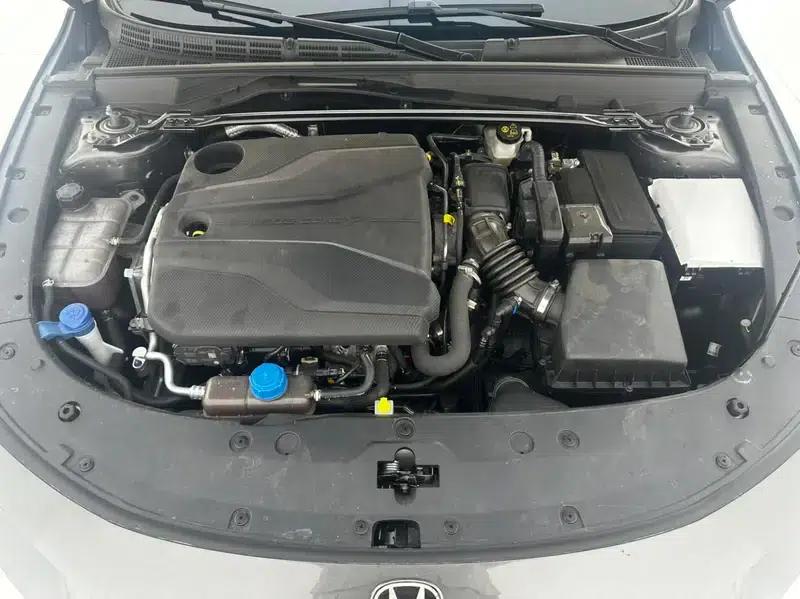 Changan UNI-V 2024 1.5T Premium Edition — миниатюра 8
