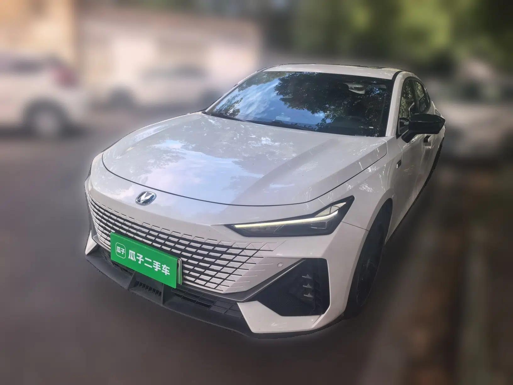 CHANGAN UNI-V iDD 2023 ZhiDian iDD 1.5T 113km Smart & Fun Version — миниатюра 1