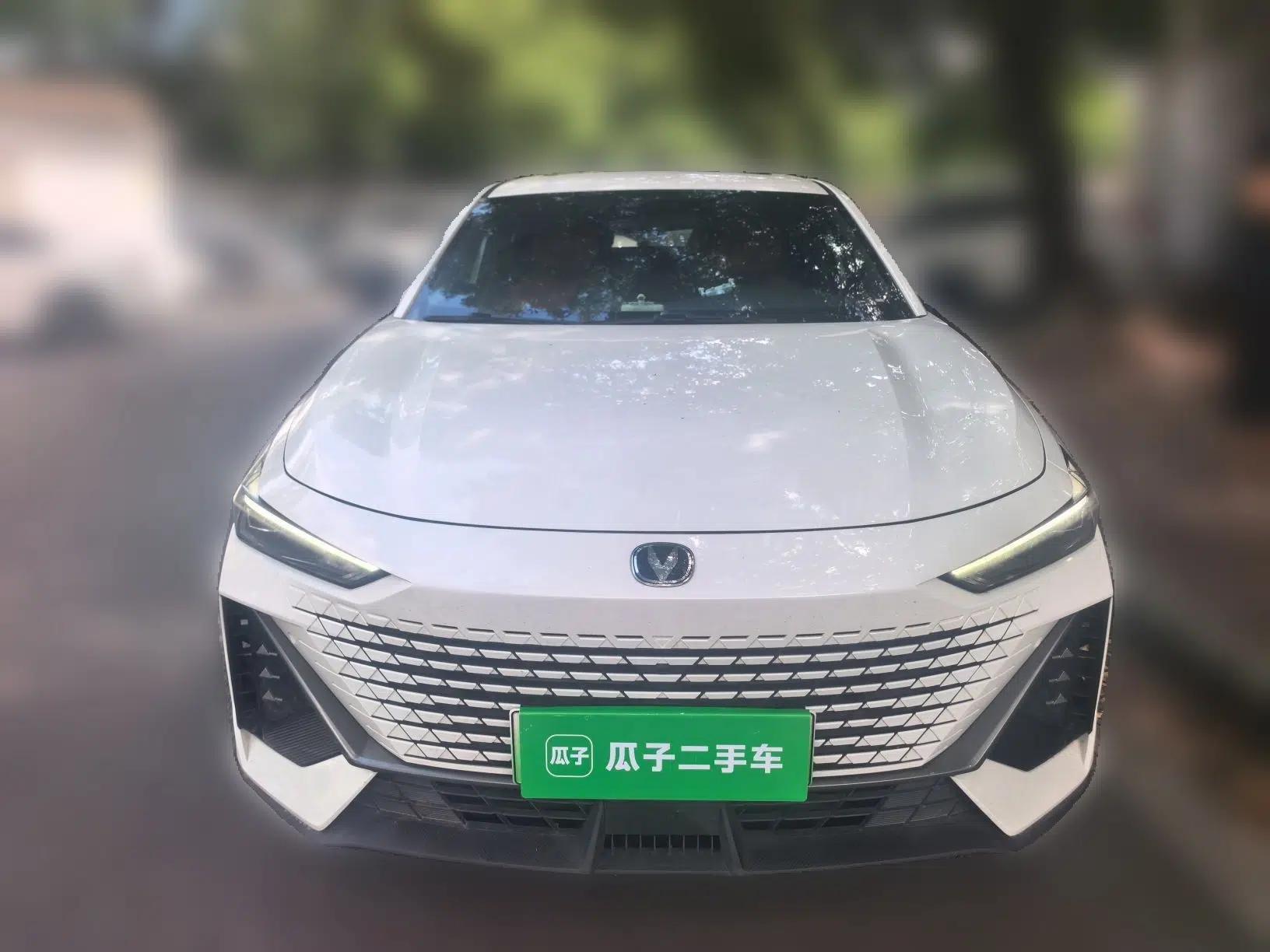 CHANGAN UNI-V iDD 2023 ZhiDian iDD 1.5T 113km Smart & Fun Version — миниатюра 2