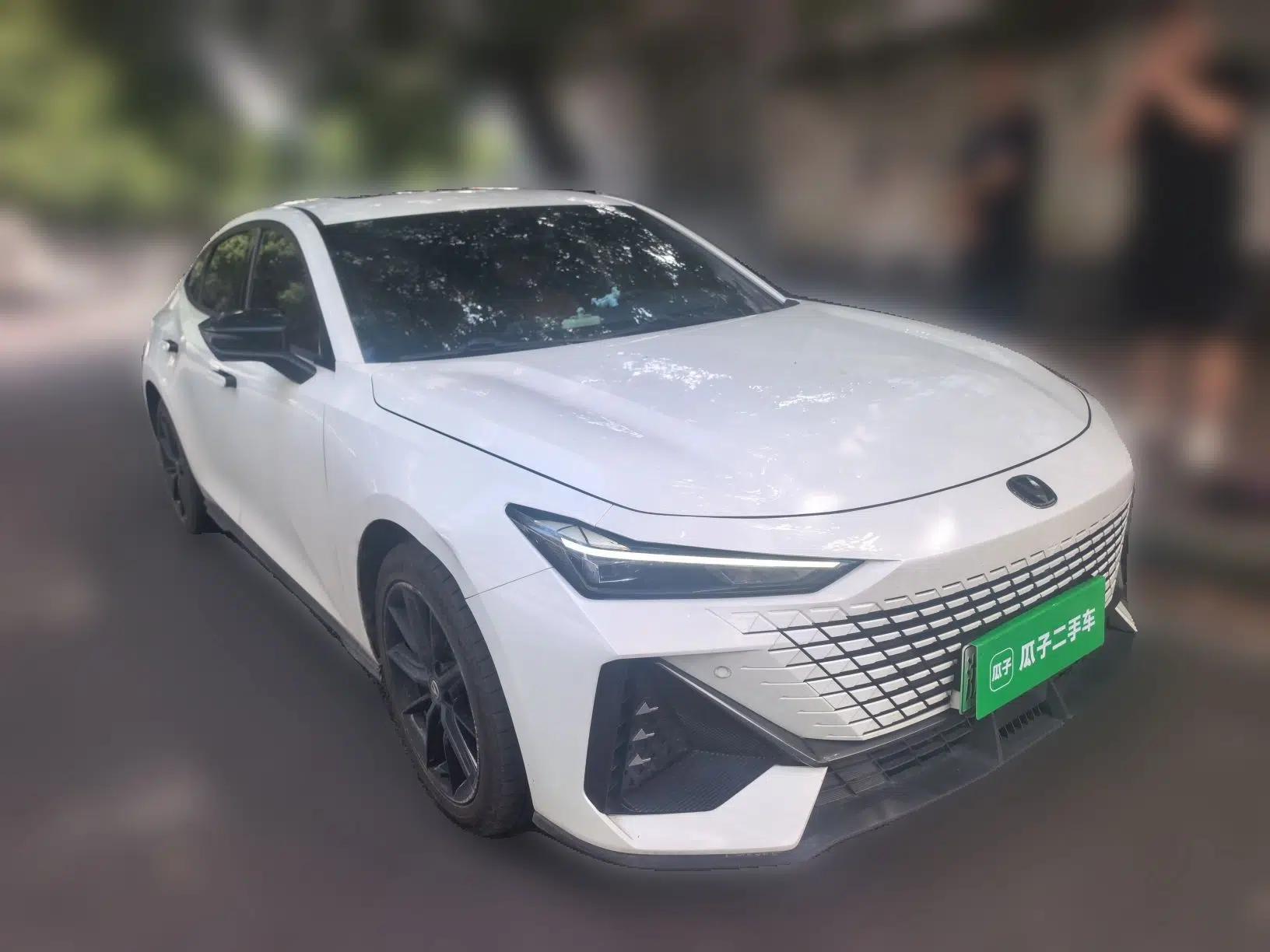 CHANGAN UNI-V iDD 2023 ZhiDian iDD 1.5T 113km Smart & Fun Version — миниатюра 3