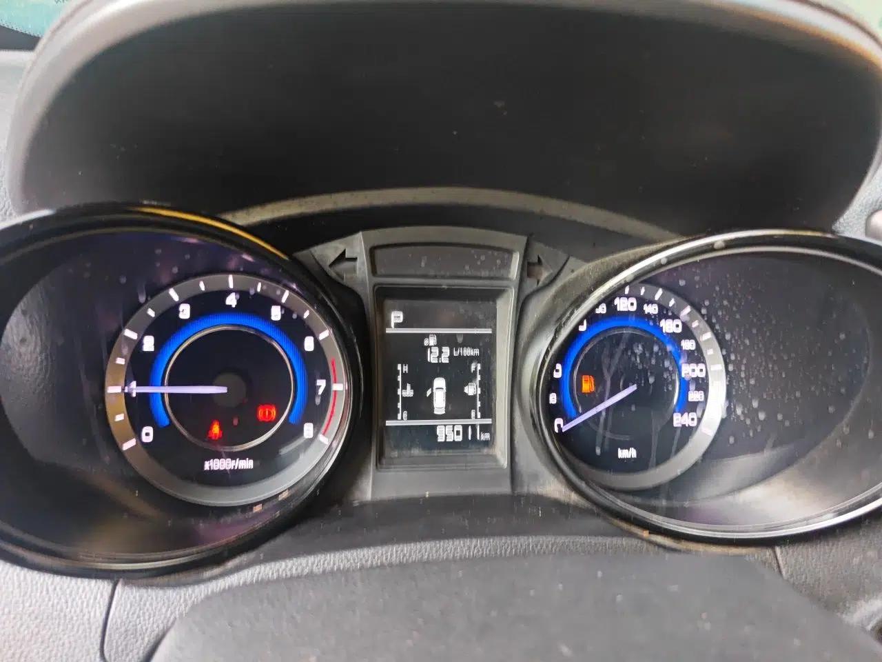 CHANGAN CS15 2016 1.5L Automatic Fashion Edition — миниатюра 11