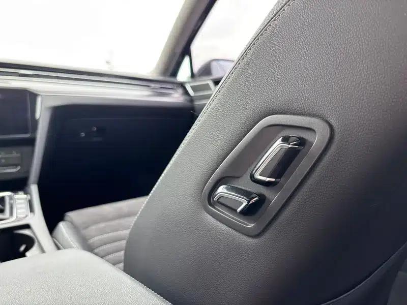 2020 Volkswagen Passat 330TSI DSG Premium — миниатюра 11