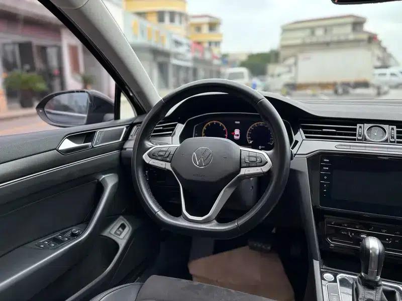 2020 Volkswagen Passat 330TSI DSG Premium — миниатюра 14