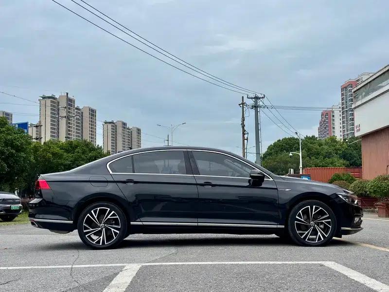 2020 Volkswagen Passat 330TSI DSG Premium — миниатюра 7