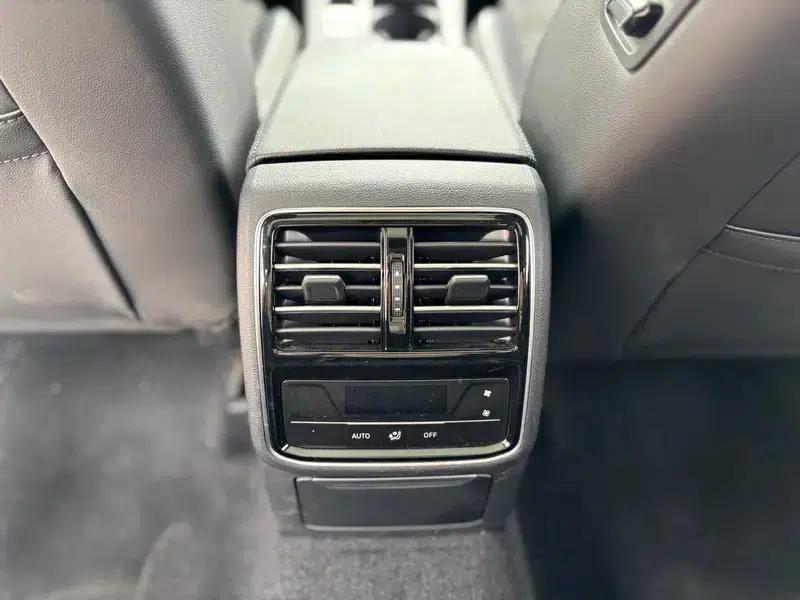 2020 Volkswagen Passat 330TSI DSG Premium — миниатюра 8