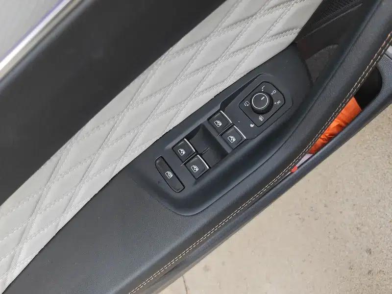 2024 Volkswagen Magotan 330TSI DSG Luxury Edition (2 Million Units Limited Edition) — миниатюра 15