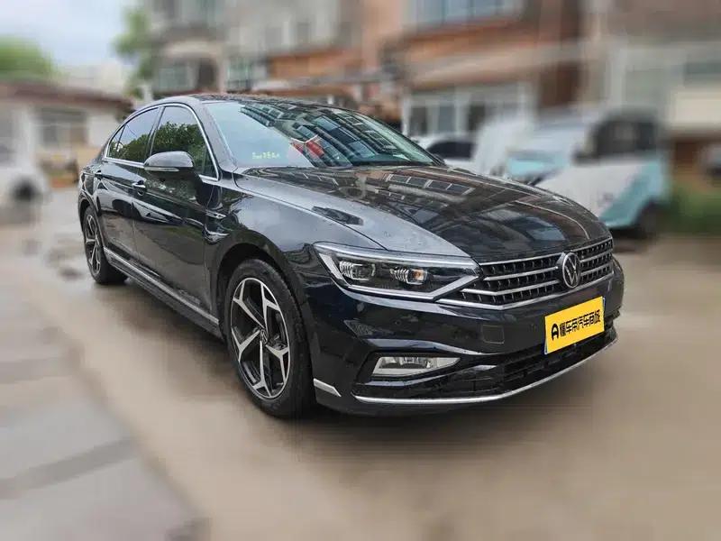 2024 Volkswagen Magotan 330TSI DSG Luxury Edition (2 Million Units Limited Edition) — миниатюра 3