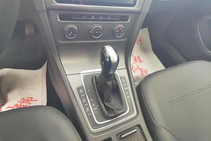 2016 Golf 230TSI Automatic Comfort — миниатюра 15