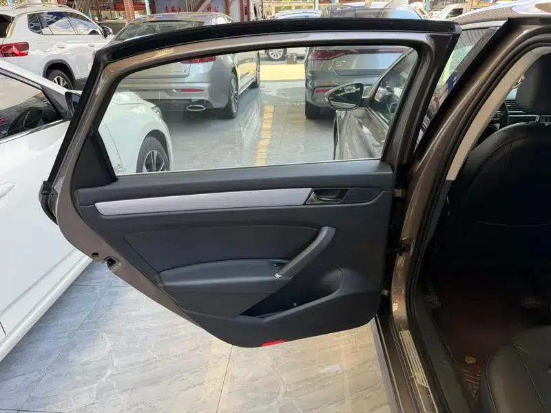2014 Passat 1.8TSI DSG Premium Edition — миниатюра 17