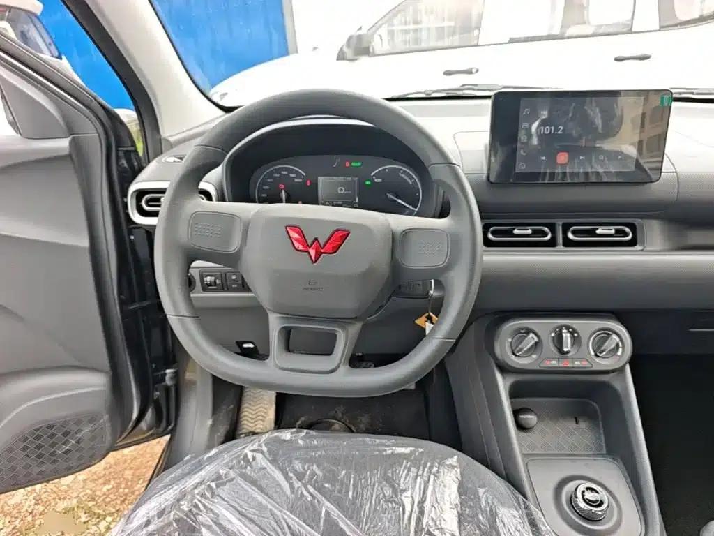 Wuling Hongguang New Energy 2025 Range-Extended Hybrid 50km Comfort Model — миниатюра 11
