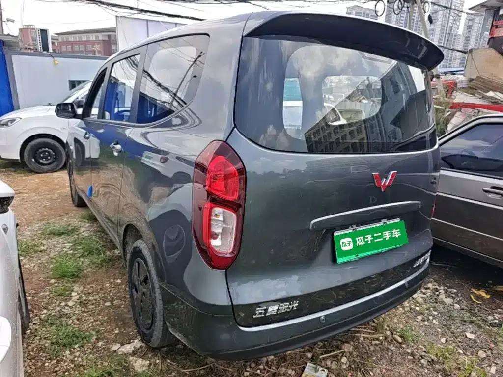 Wuling Hongguang New Energy 2025 Range-Extended Hybrid 50km Comfort Model — миниатюра 5