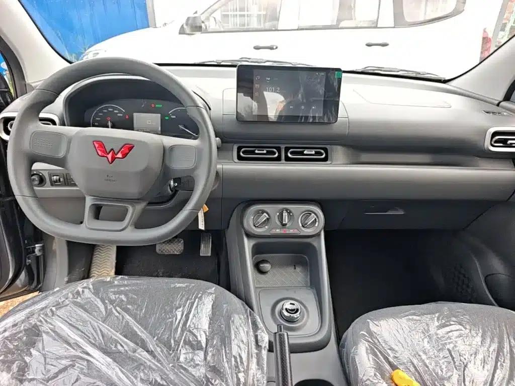 Wuling Hongguang New Energy 2025 Range-Extended Hybrid 50km Comfort Model — миниатюра 10