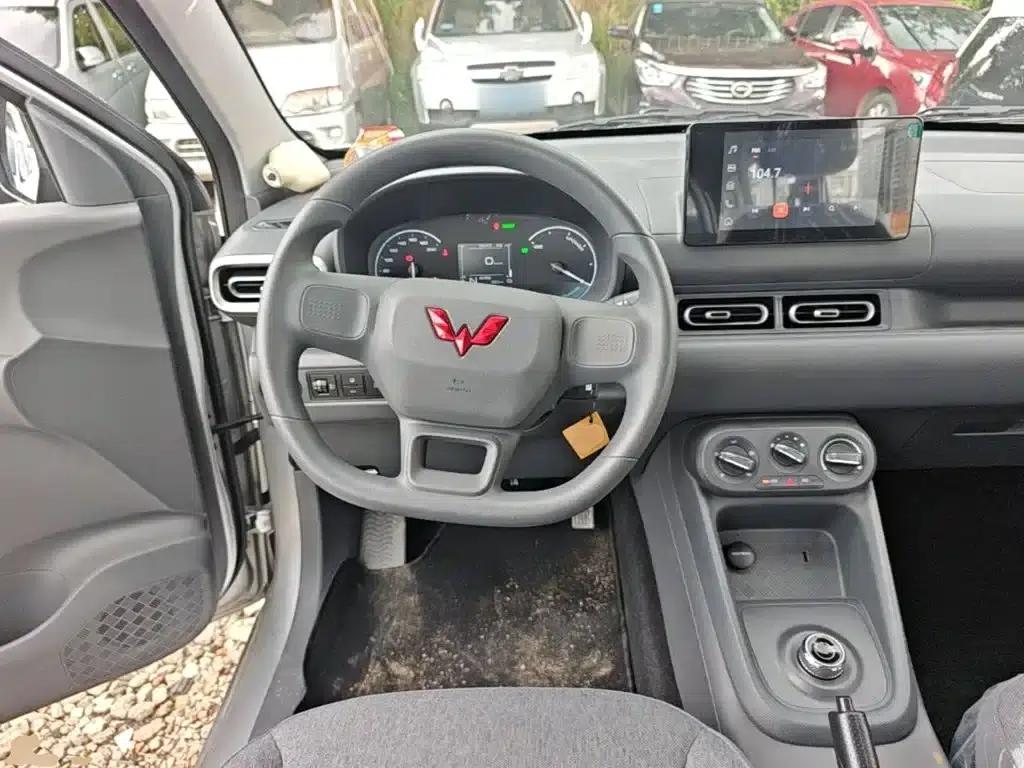 Wuling Hongguang New Energy 2025 Range-Extended Hybrid 50km Standard Edition — миниатюра 11