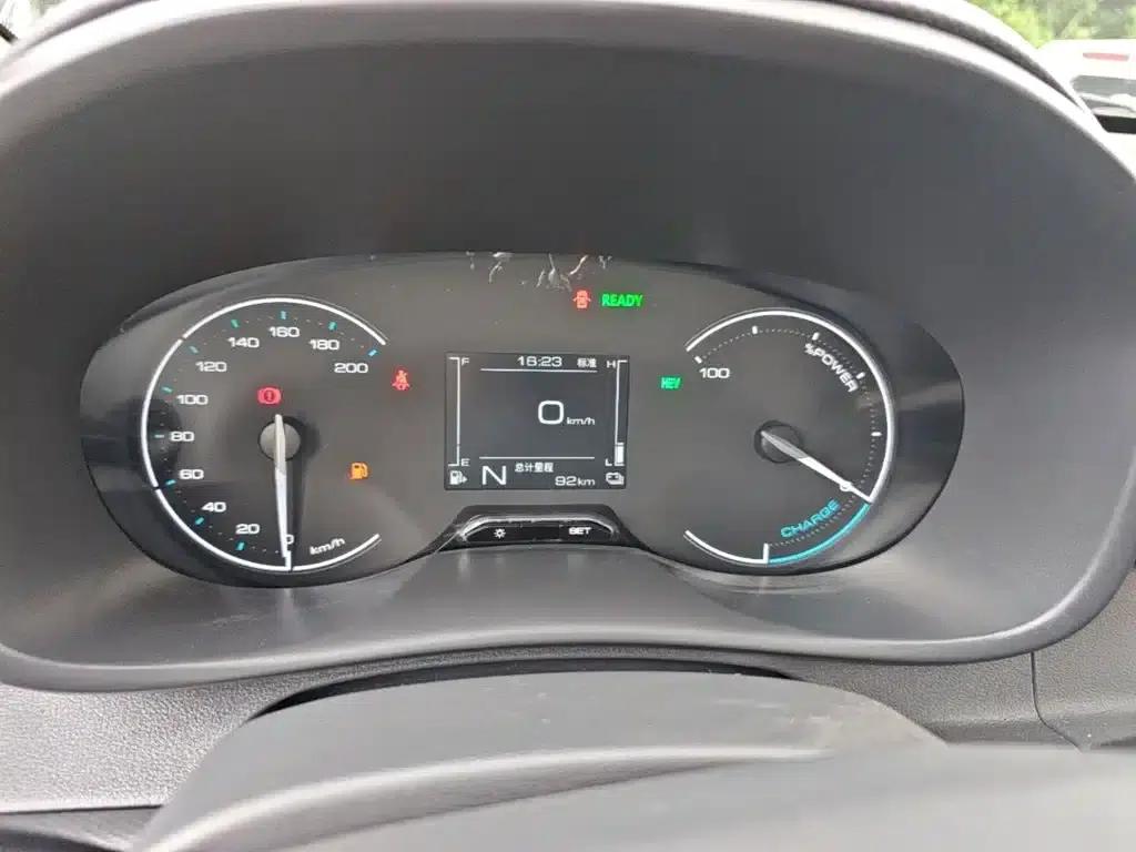 Wuling Hongguang New Energy 2025 Range-Extended Hybrid 50km Standard Edition — миниатюра 12