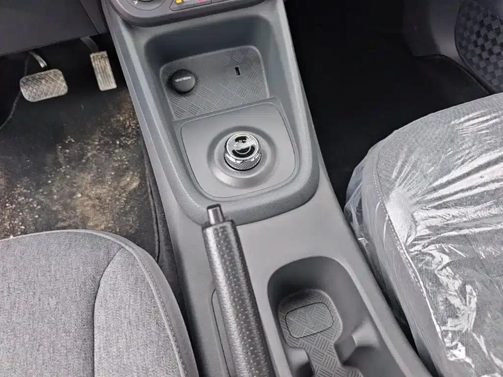 Wuling Hongguang New Energy 2025 Range-Extended Hybrid 50km Standard Edition — миниатюра 14