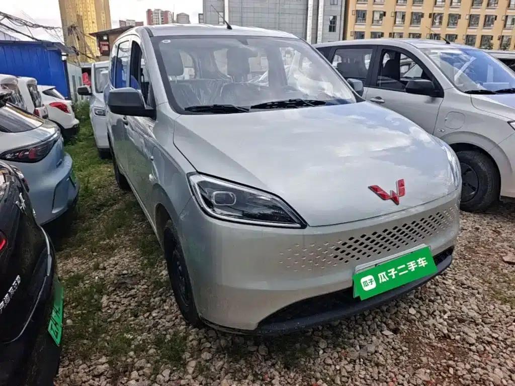 Wuling Hongguang New Energy 2025 Range-Extended Hybrid 50km Standard Edition — миниатюра 4
