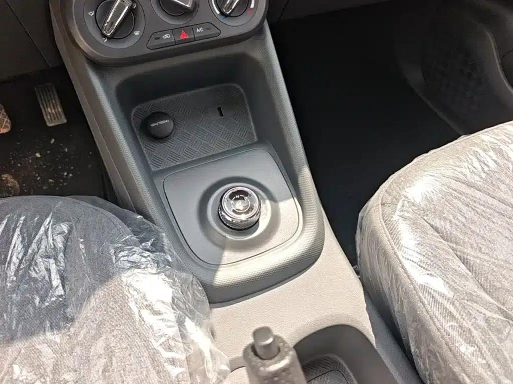 Wuling Hongguang New Energy 2025 Range-Extended Hybrid 50km Standard Edition — миниатюра 14