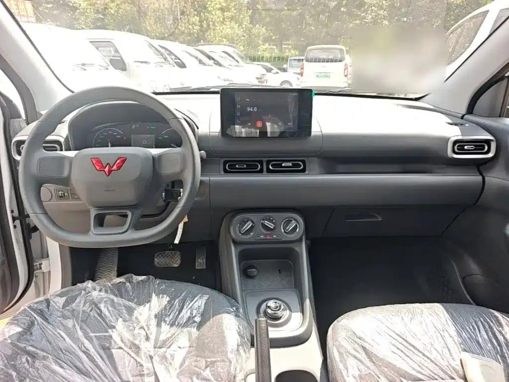 Wuling Hongguang New Energy 2025 Range-Extended Hybrid 50km Standard Edition — миниатюра 10