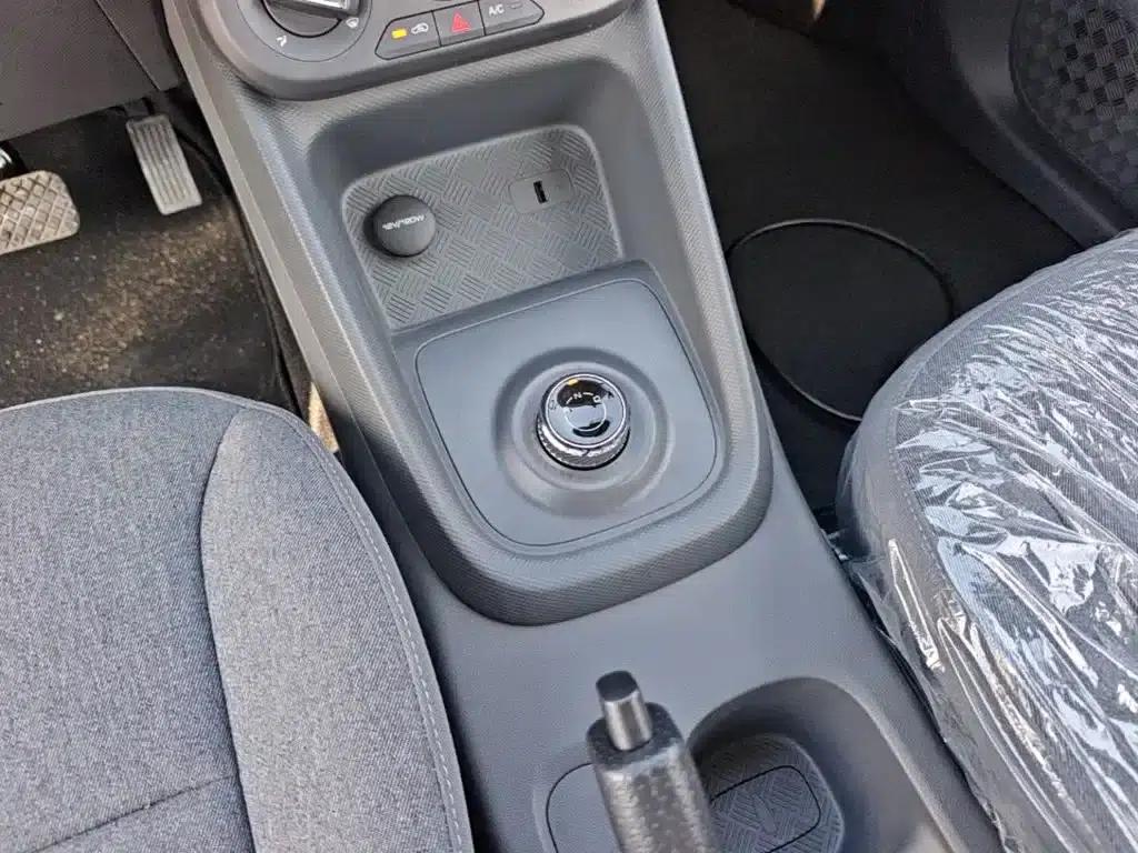 Wuling Hongguang New Energy 2025 Range-Extended Hybrid 50km Comfort Model — миниатюра 14