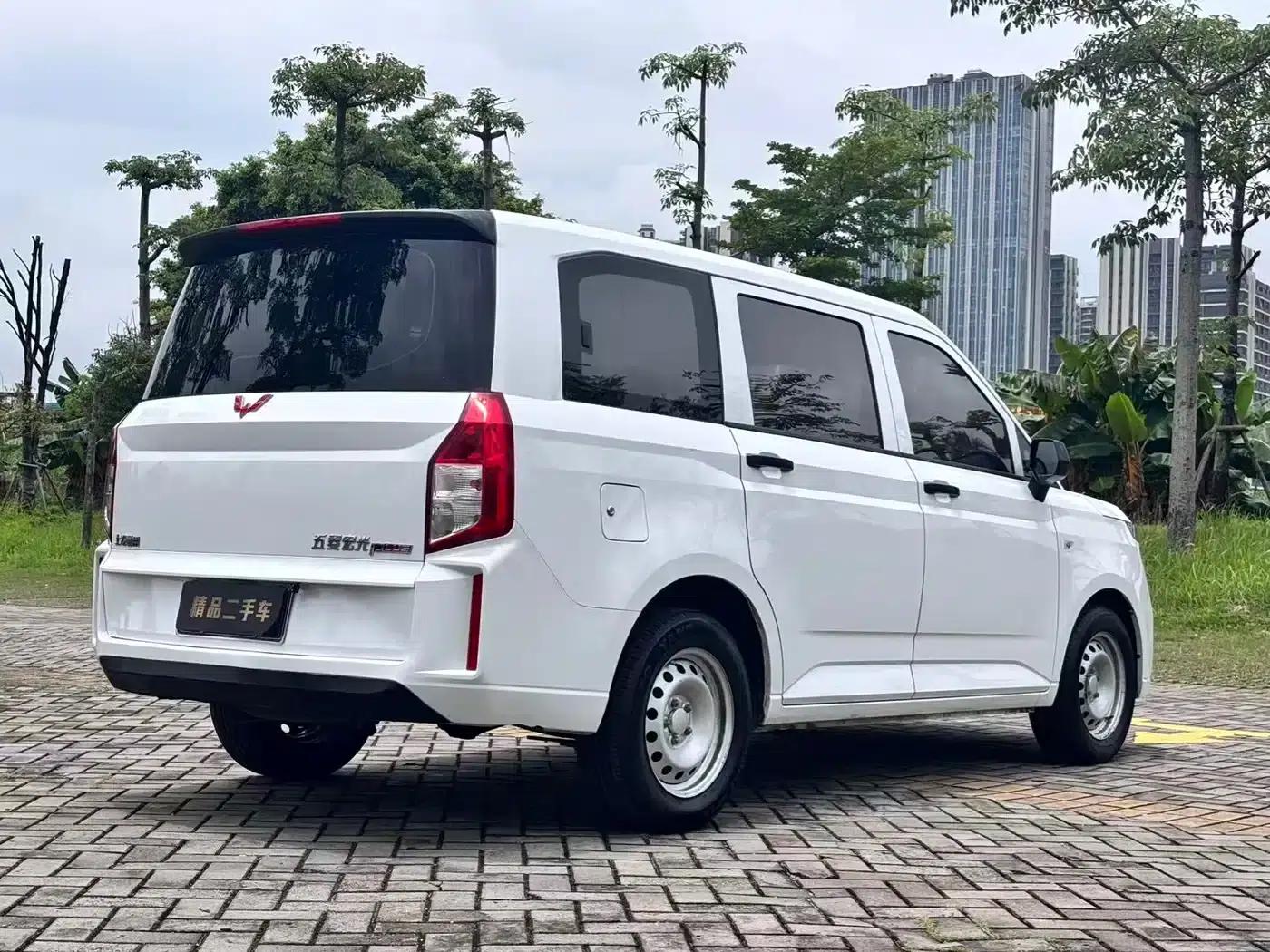 Wuling Hongguang PLUS 2019 1.5T Manual Standard 5-Seater — миниатюра 6