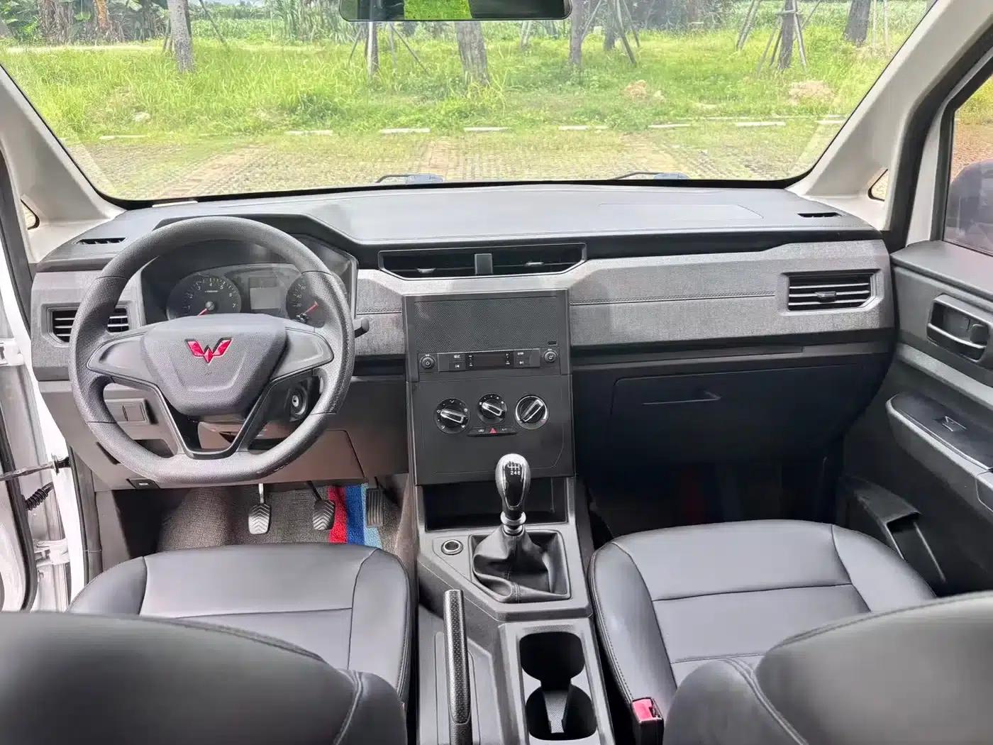 Wuling Hongguang PLUS 2019 1.5T Manual Standard 5-Seater — миниатюра 9