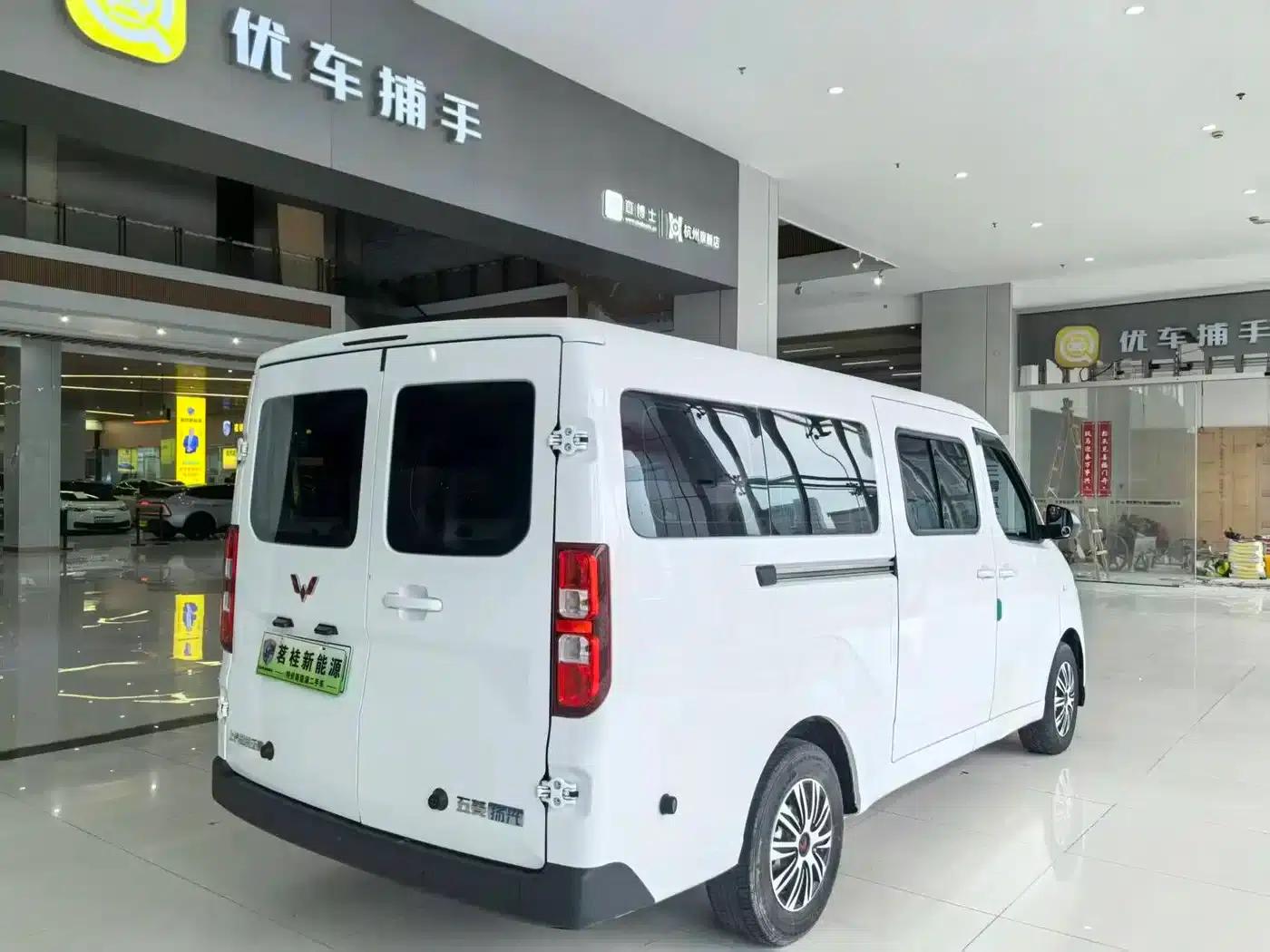 Wuling Yangguang 2025 400km/h Bus Comfort Edition — миниатюра 13