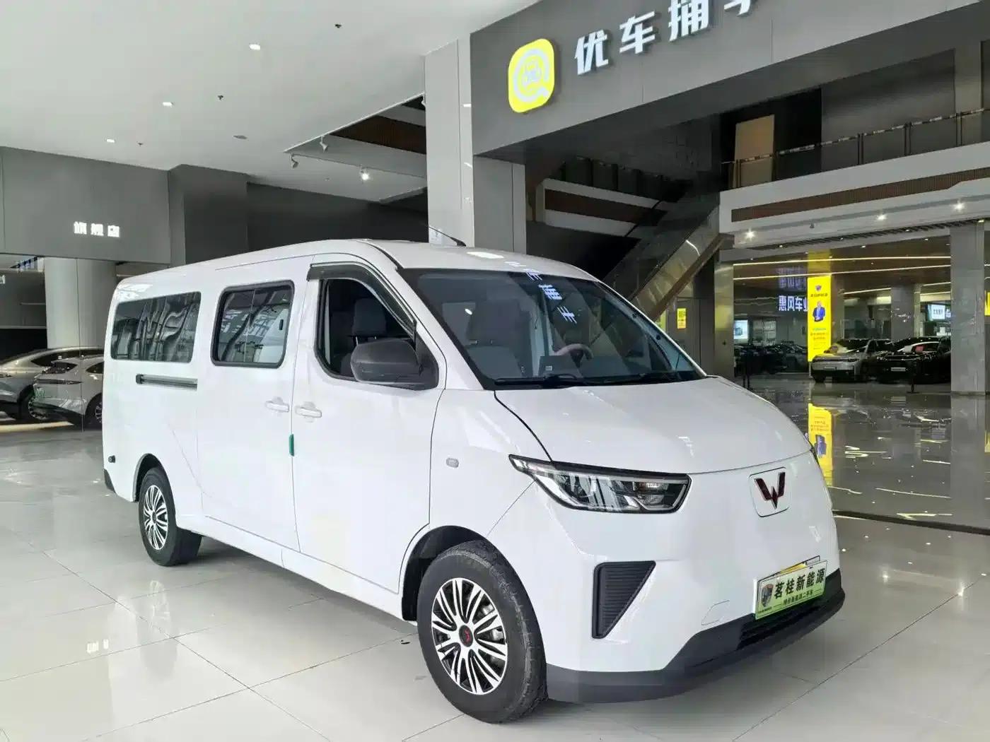 Wuling Yangguang 2025 400km/h Bus Comfort Edition — миниатюра 3