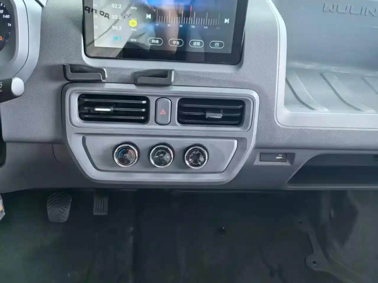 Wuling Yangguang 2025 400km/h Bus Comfort Edition — миниатюра 10