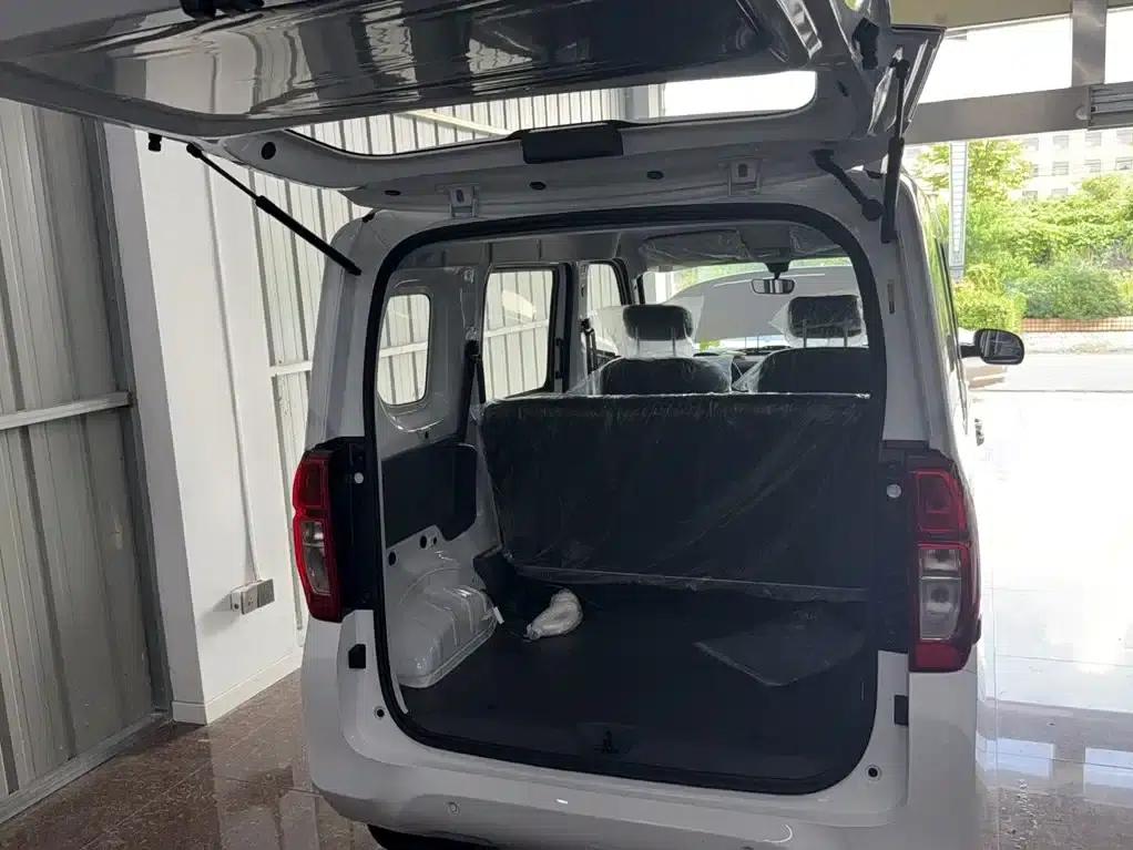 Wuling Sunshine New Energy 2025 Model 305km/h Progressive Edition — миниатюра 23