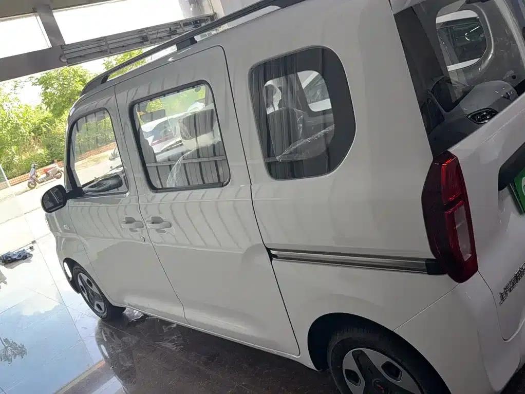 Wuling Sunshine New Energy 2025 Model 305km/h Progressive Edition — миниатюра 6