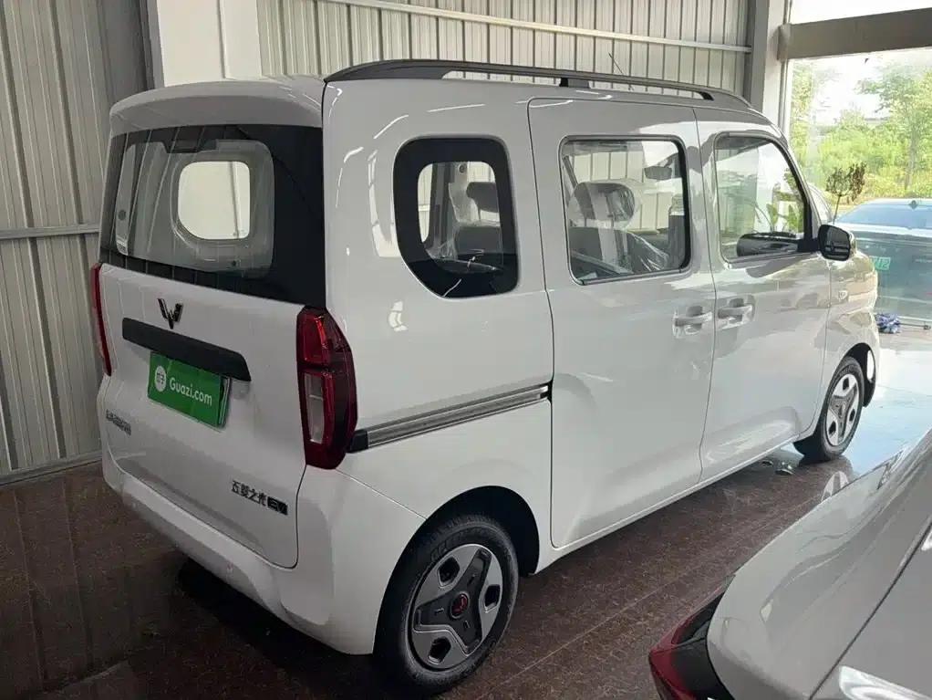 Wuling Sunshine New Energy 2025 Model 305km/h Progressive Edition — миниатюра 9