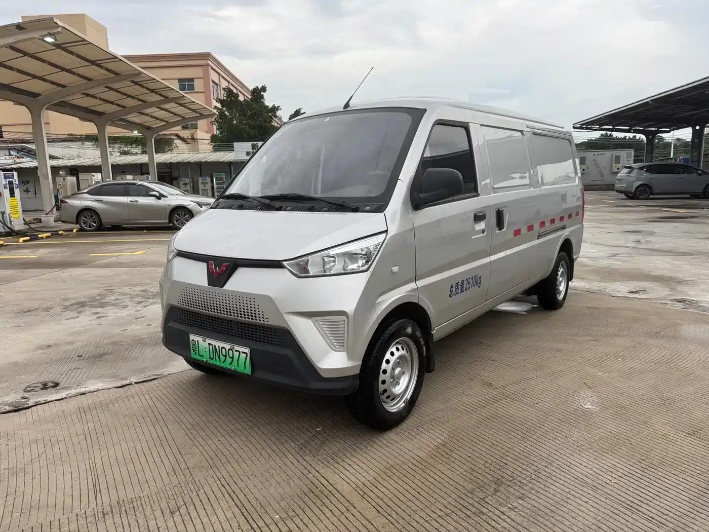 Wuling EV50 2021 model van logistics vehicle, Lishen 41.6kWh Liuji electric control system — миниатюра 1